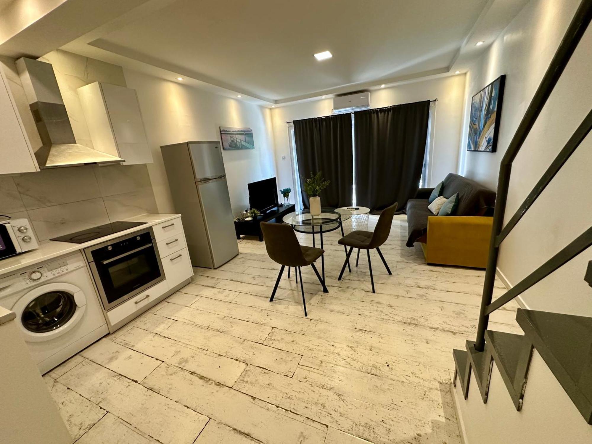 1-bedroom Duplex 100m By The Sea Apartment