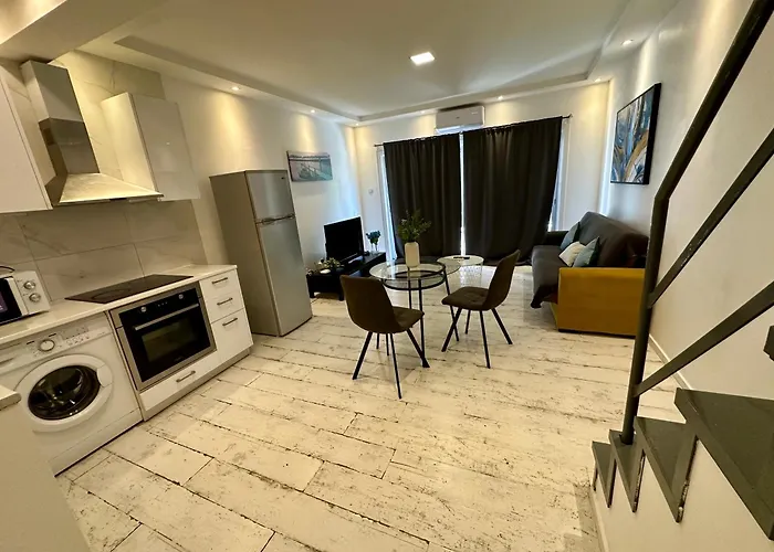 1-Bedroom Duplex 100M By The Sea